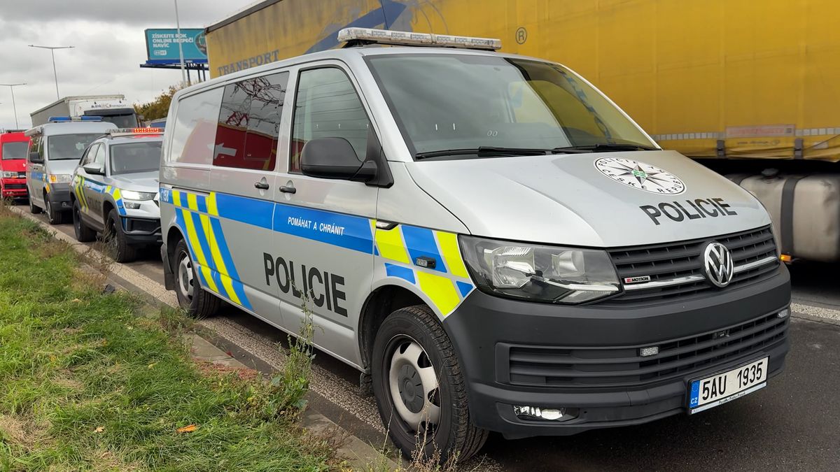Policie našla v Praze po požáru stanu mrtvolu